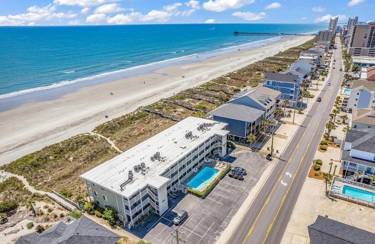 Beautiful Beachfront-Oceanfront First Floor 2Br 2Ba Condo In Cherry Grove, North Myrtle Beach! Renovated With A Fully Equipped Kitchen, 3 Separate Beds, Pool, Private Patio & Steps To The Sand! Luaran gambar